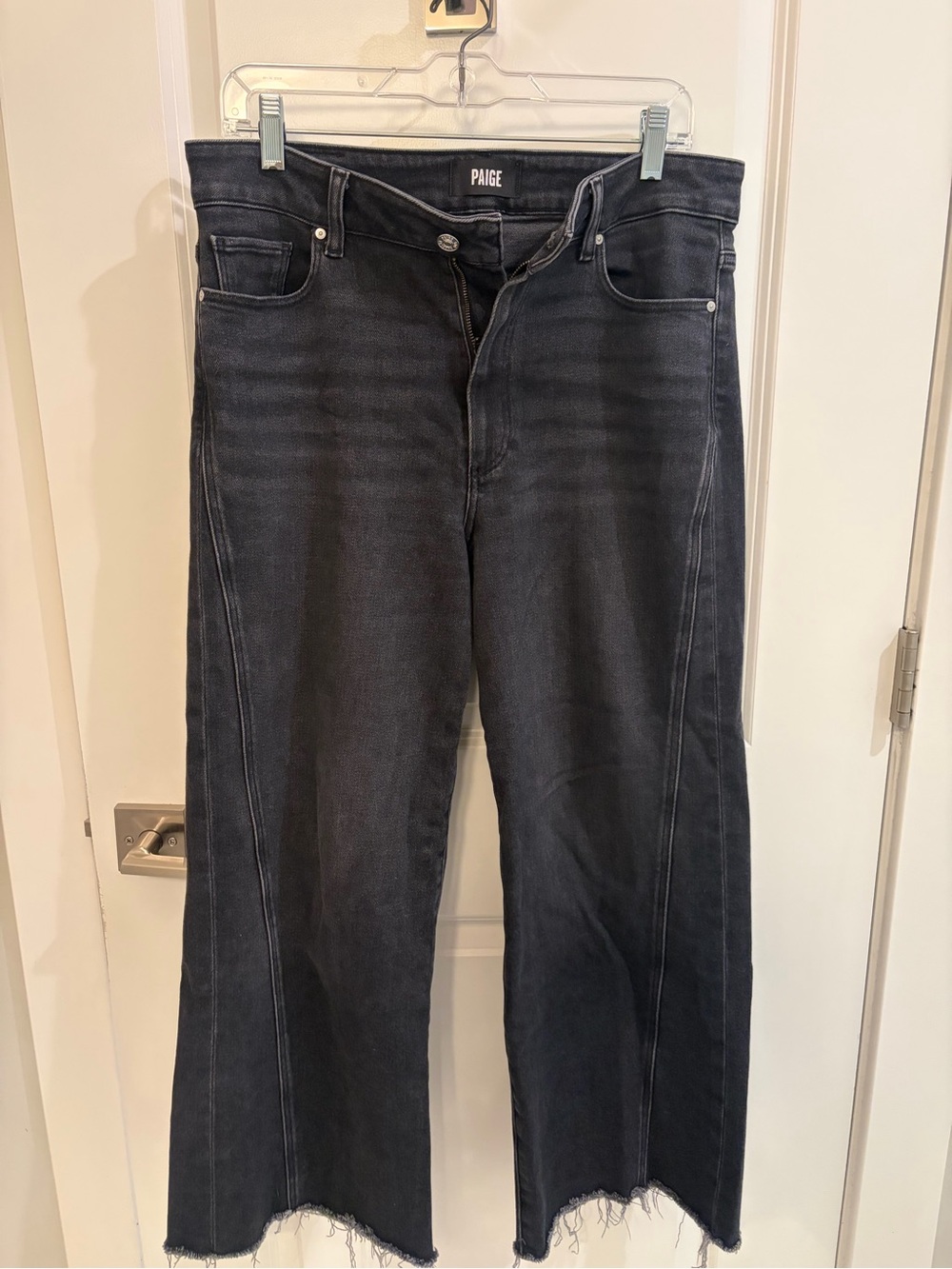 PAIGE Anessa with twisted outseam panel Wide Leg Jeans with Raw Hem